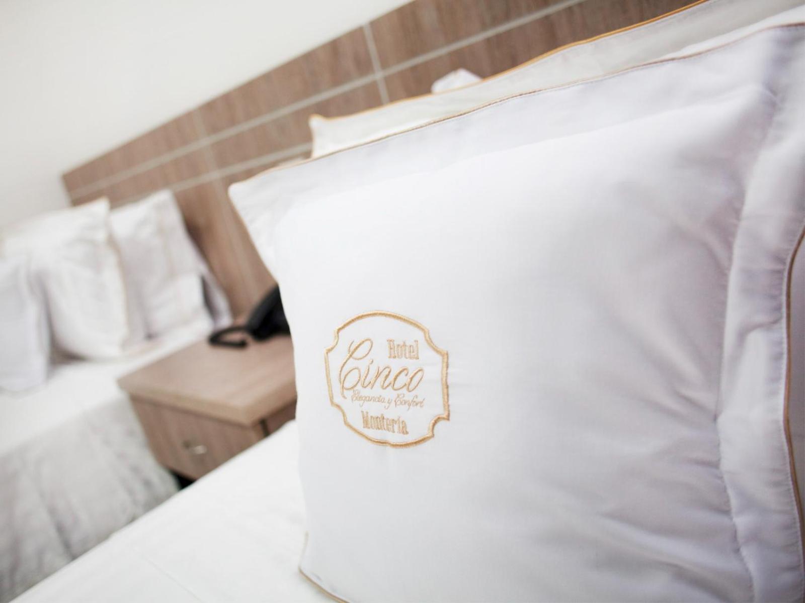 Hotel Cinco Монтерия Экстерьер фото